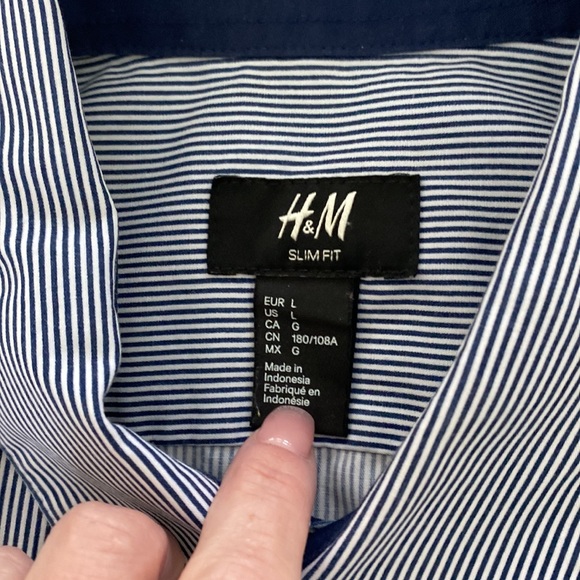 H&M Slim fit button up - Picture 2 of 3